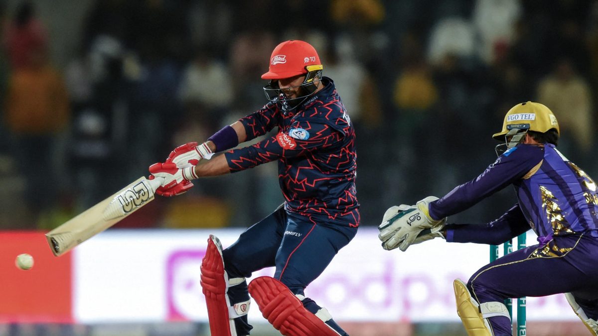 Quetta Gladiators vs Islamabad United: PSL 2025 action