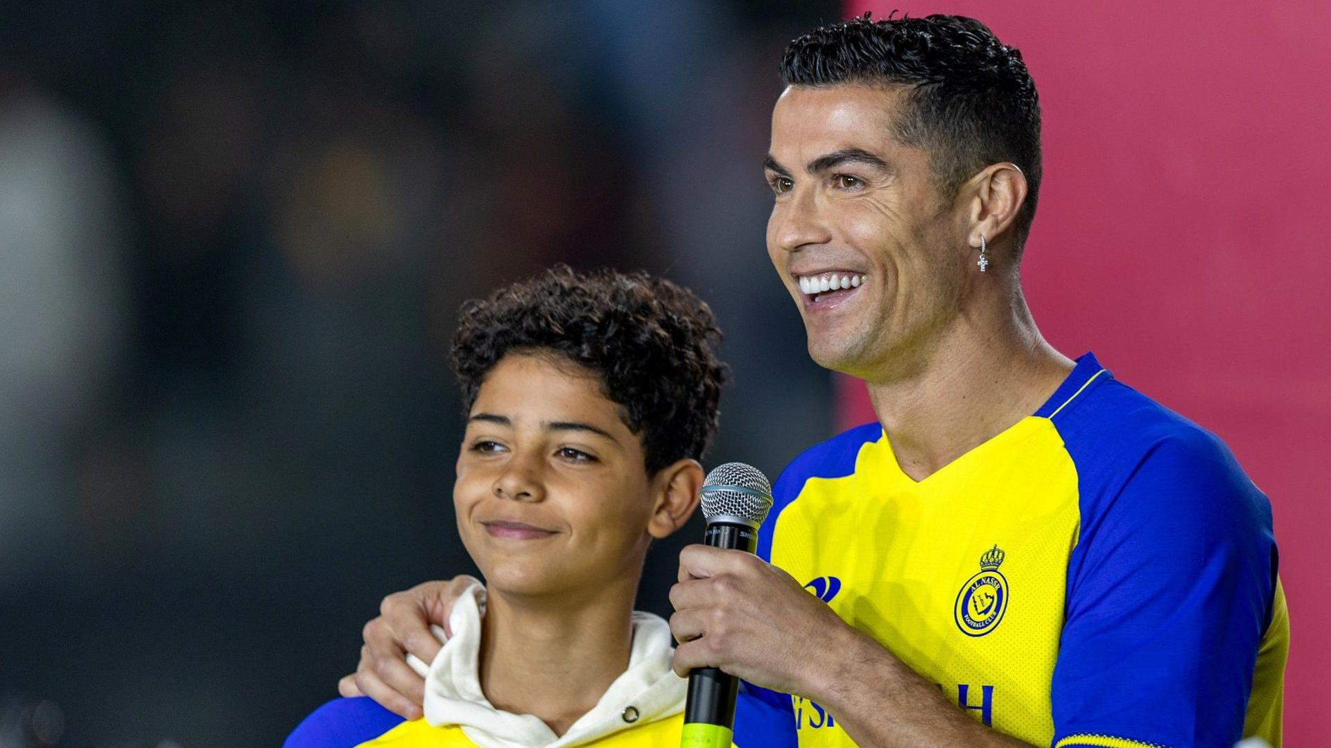 Cristiano Ronaldo Jr with Portugal U-15 squad - focus on u in youth football