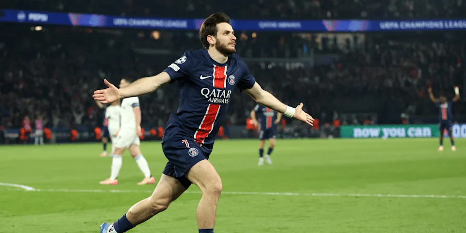 Khvicha Kvaratskhelia celebrates scoring for PSG