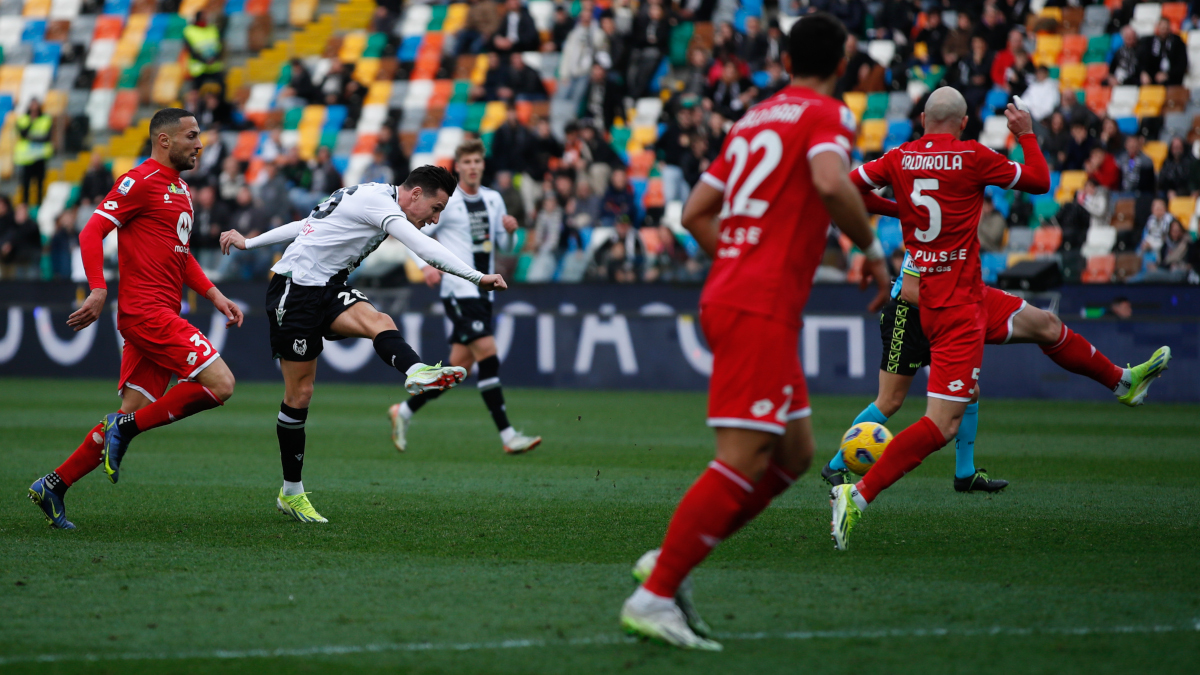Udinese vs Monza action shot