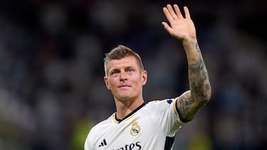 Toni Kroos in white jersey returning to Bernabéu