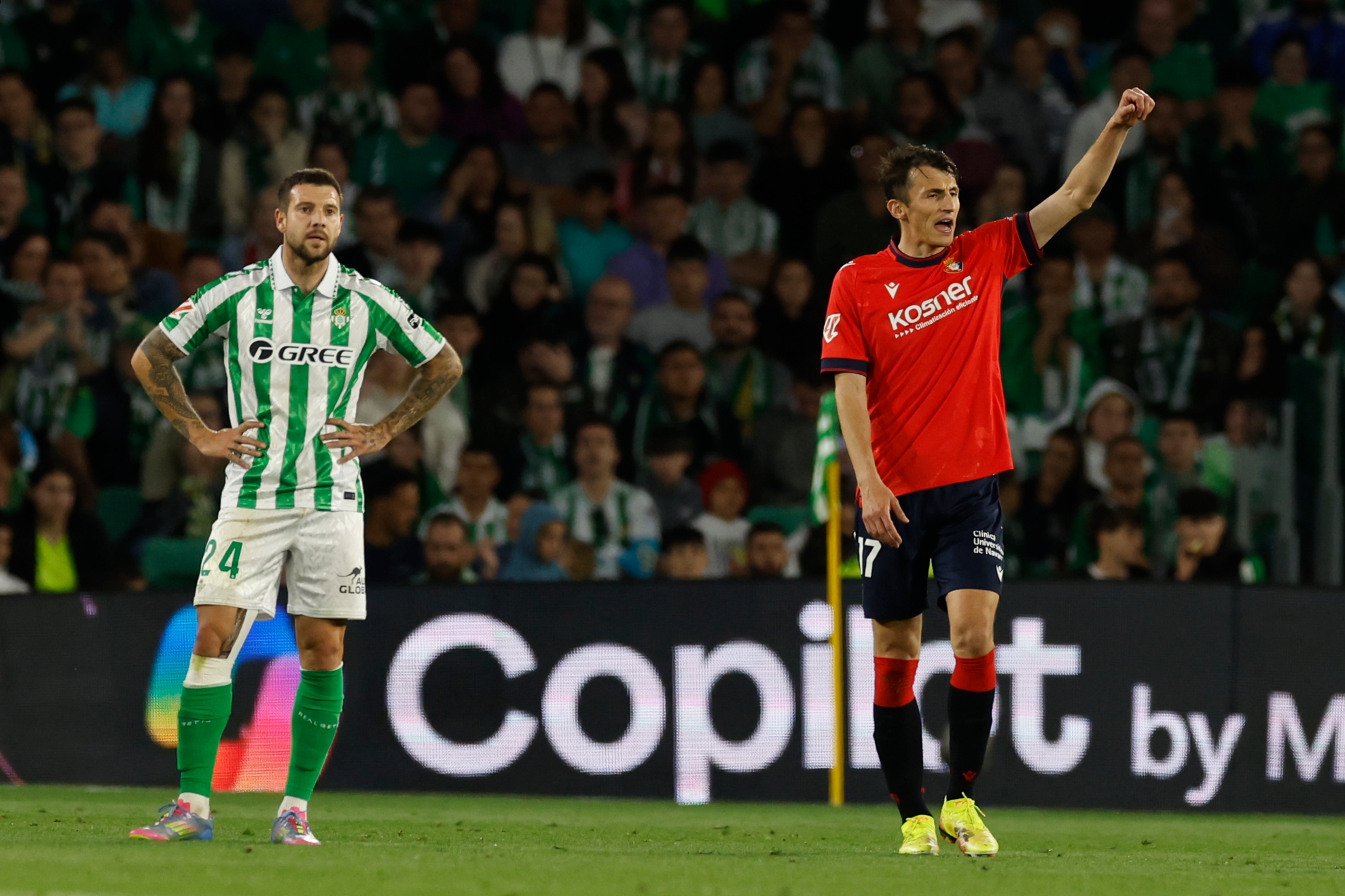 Jesús Rodríguez en acción durante el Betis vs Osasuna