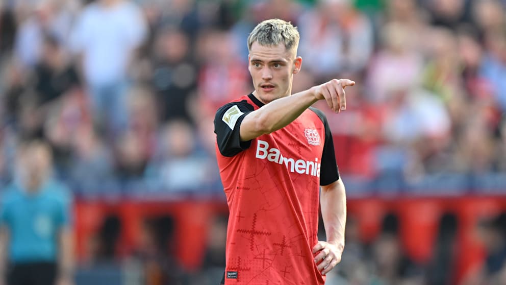 Florian Wirtz jubelt nach einem Torerfolg für Bayer Leverkusen
