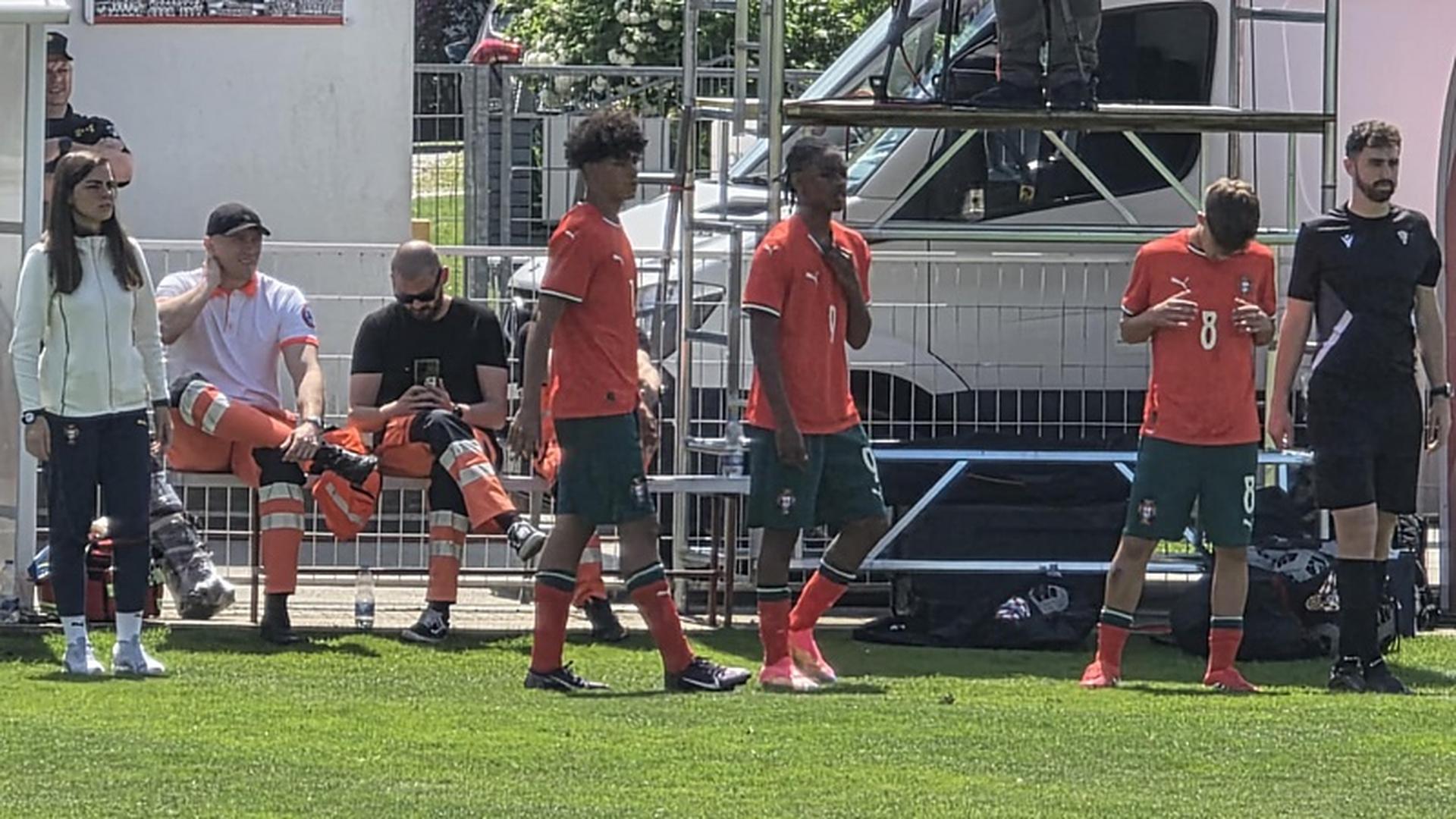 Seleção de jovens talentos de Portugal em campo
