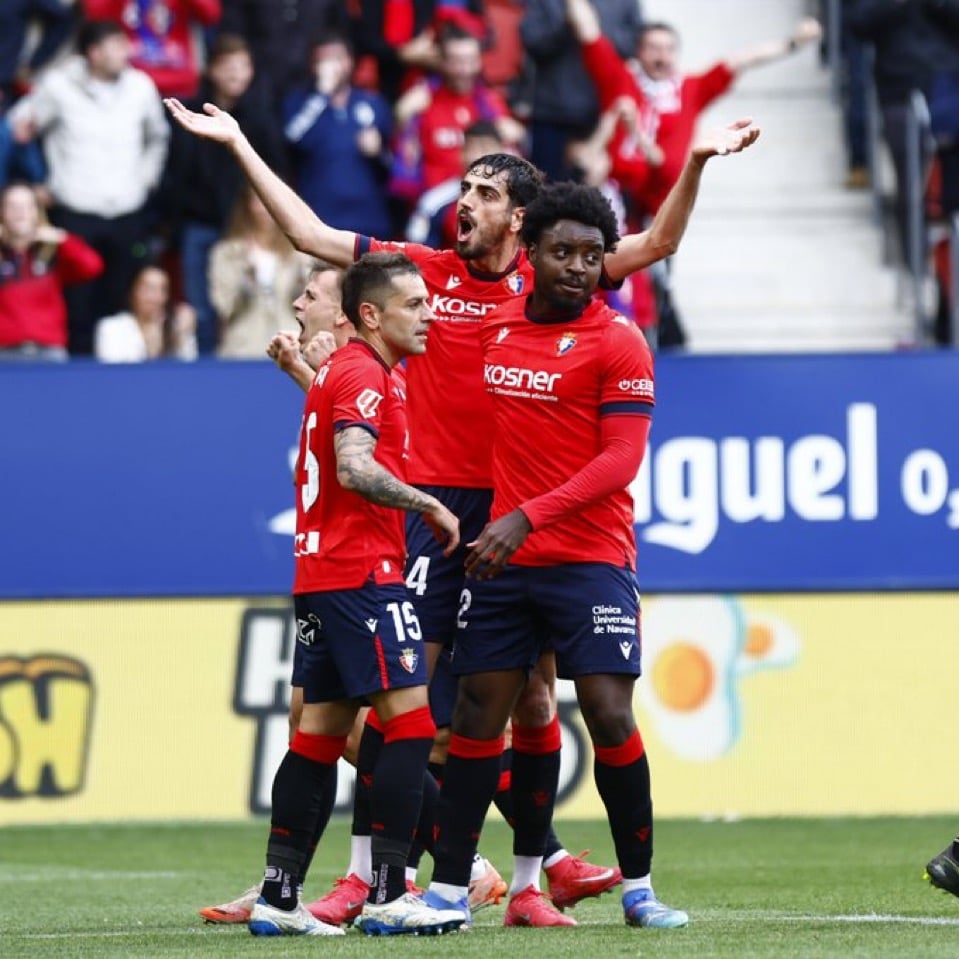 Osasuna vs Atlético Madrid action in LaLiga