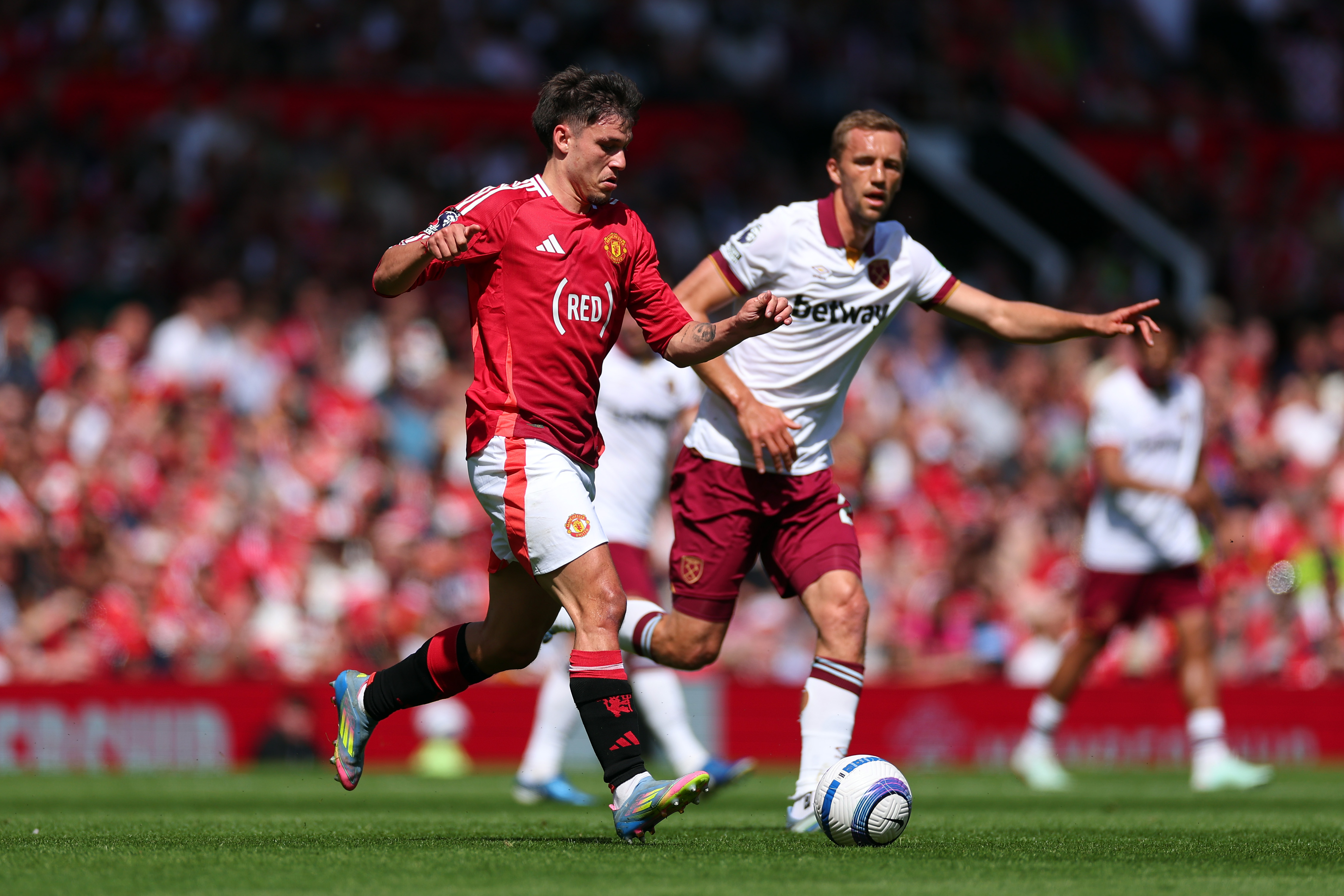 Manchester United discussion on sportskeeda and Ugarte