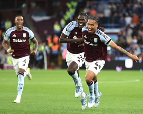 Chelsea celebrates their crucial Premier League victory