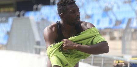 Jugadores en acción durante el Real Sociedad vs Girona en LaLiga