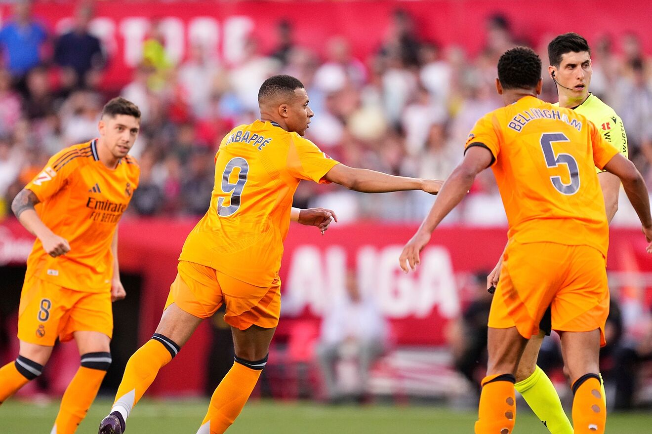 Real Madrid vs Sevilla partido de LaLiga, Mbappé en acción