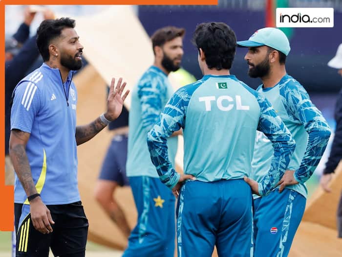 Faheem Ashraf during a Pakistan cricket match