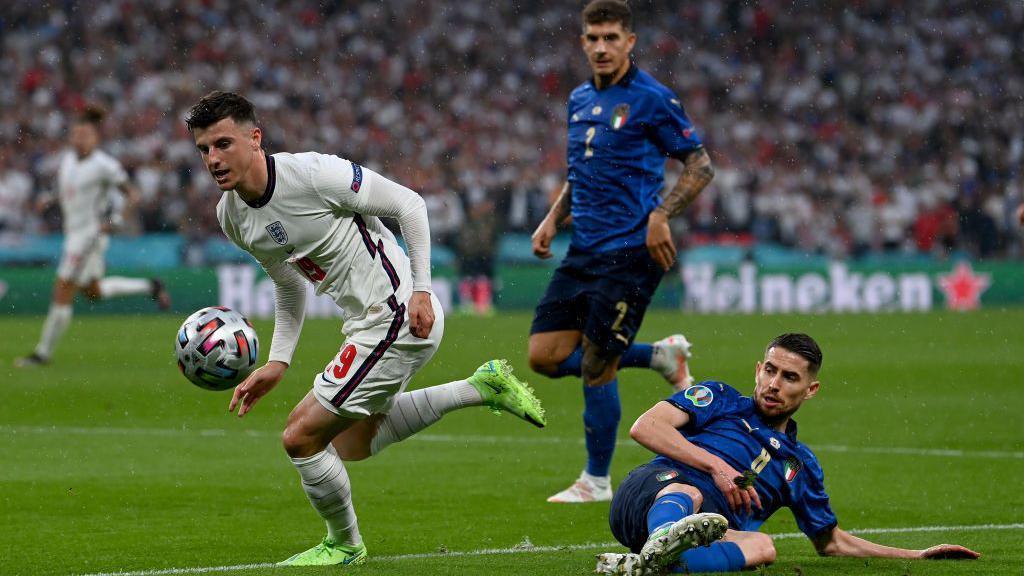 Mason Mount celebrating after a key match for Manchester United